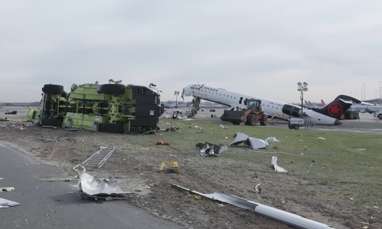 Controllers Left Work Early Before La Guardia Runway Collision - AvBrief