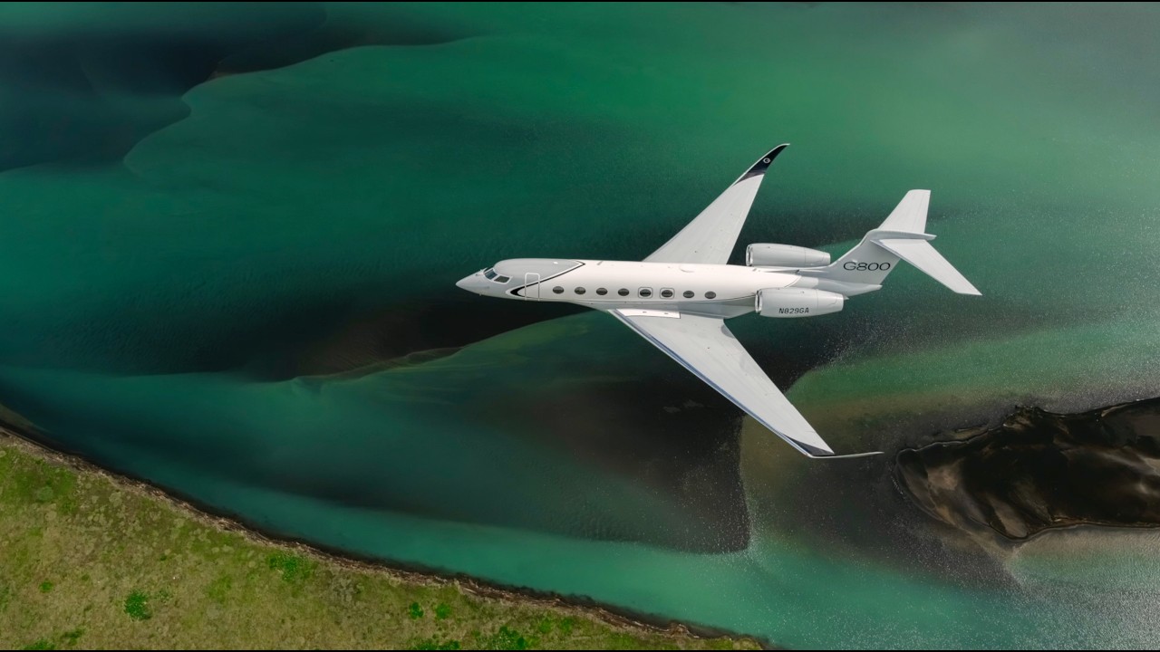 Smart Plan Instrument Filming Gulfstreams Over Iceland - AvBrief.com